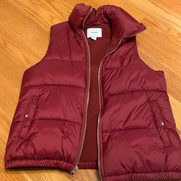 Red vest - Picture 1 of 1